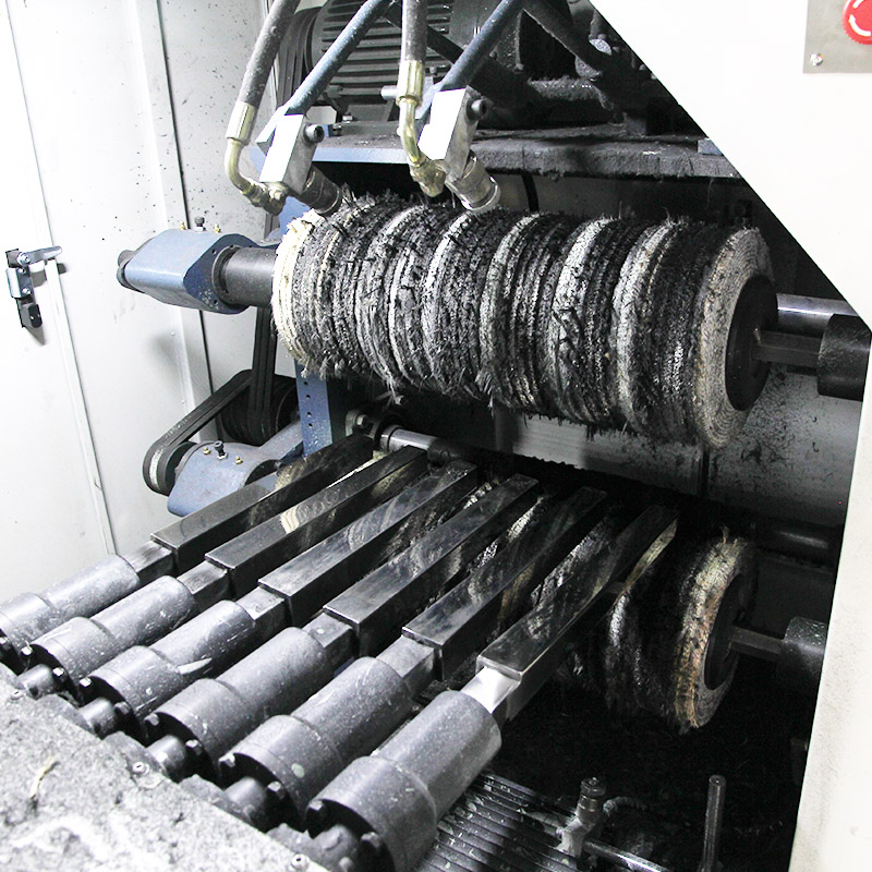 Plne automatický stroj na leštenie štvorcových rúr (5)